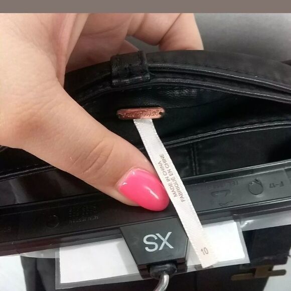 Free People Vegan Leather But I love It Skirt

Man - Picture 3 of 4